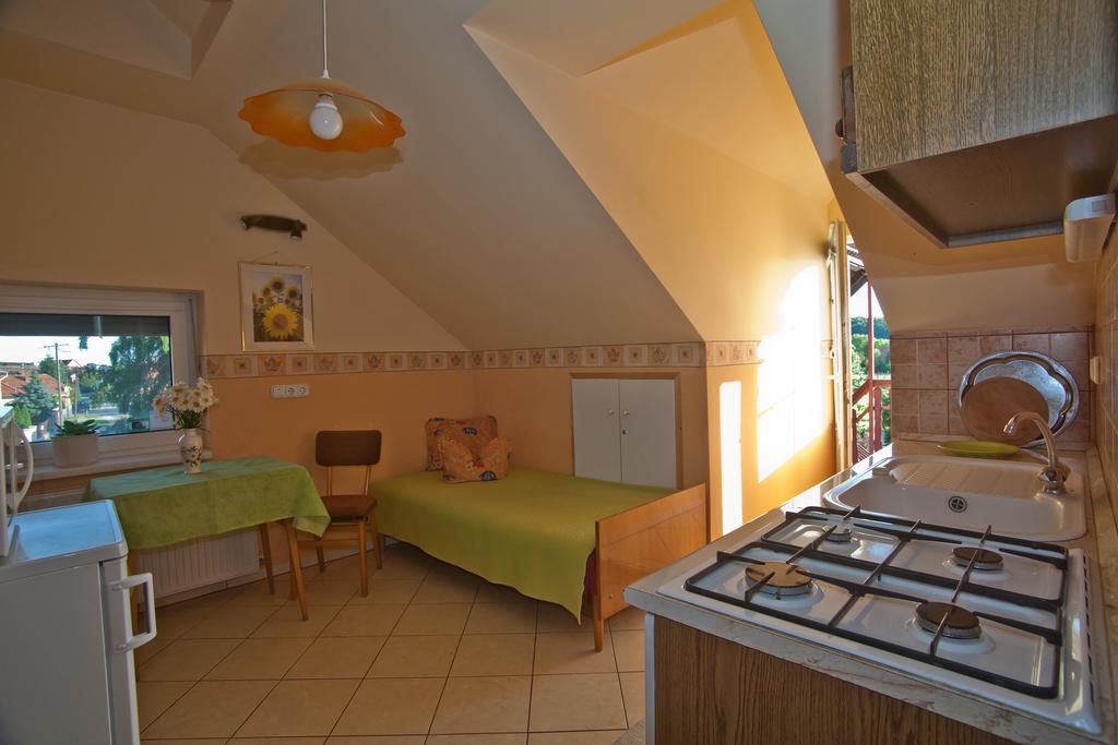 Margaret Apartman Egerszalók Quarto foto